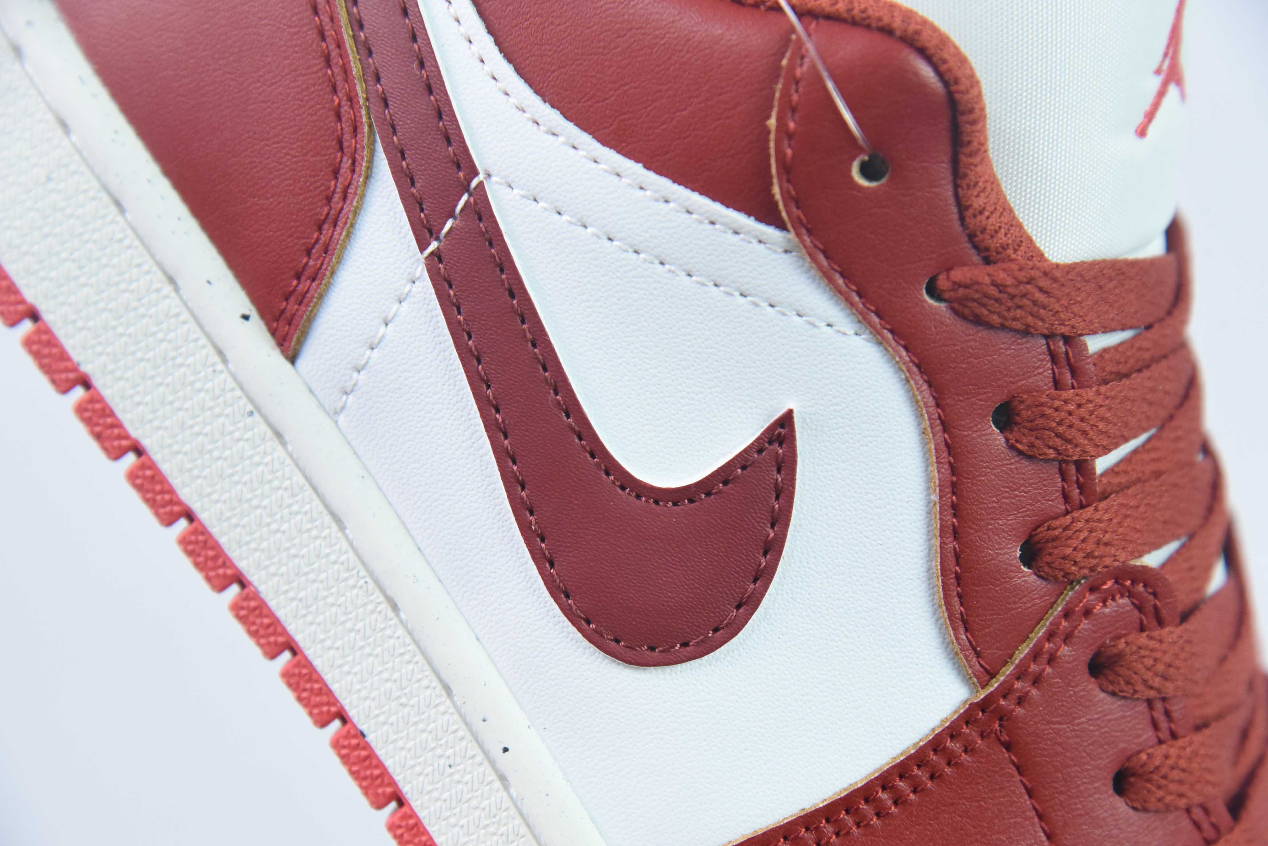 AIR JORDAN 1 LOW "DUNE RED"