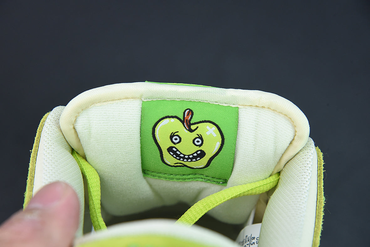 NIKE SB DUNK LOW PRO "GREEN APPLE" - DM0807-300