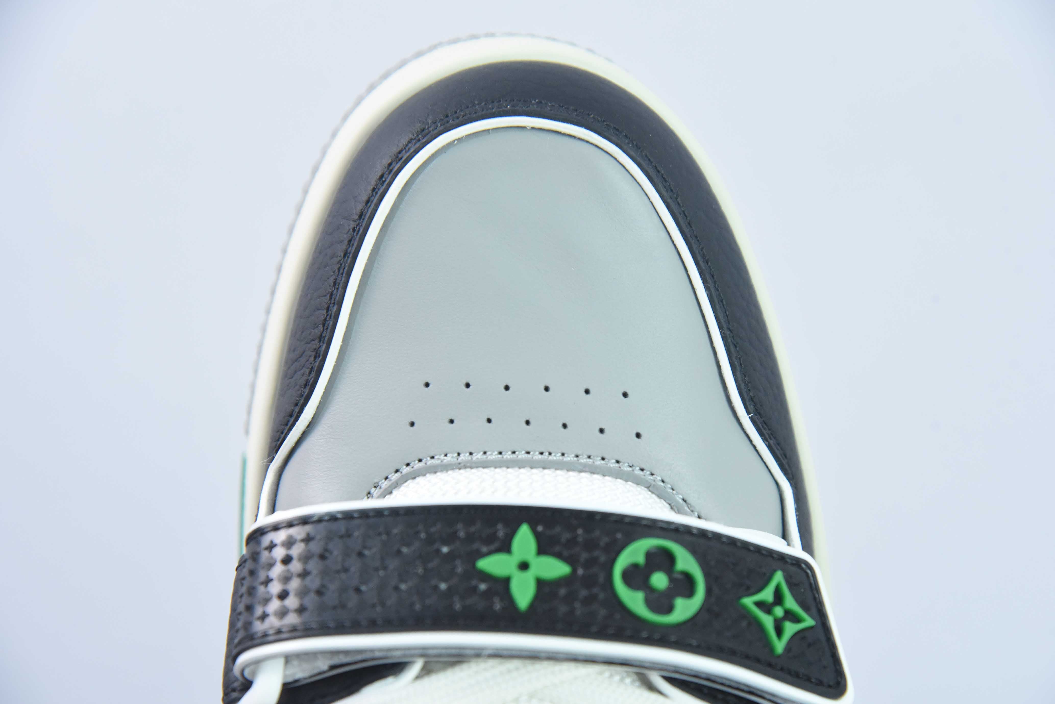 LV TRAINER "GREEN MONOGRAM"