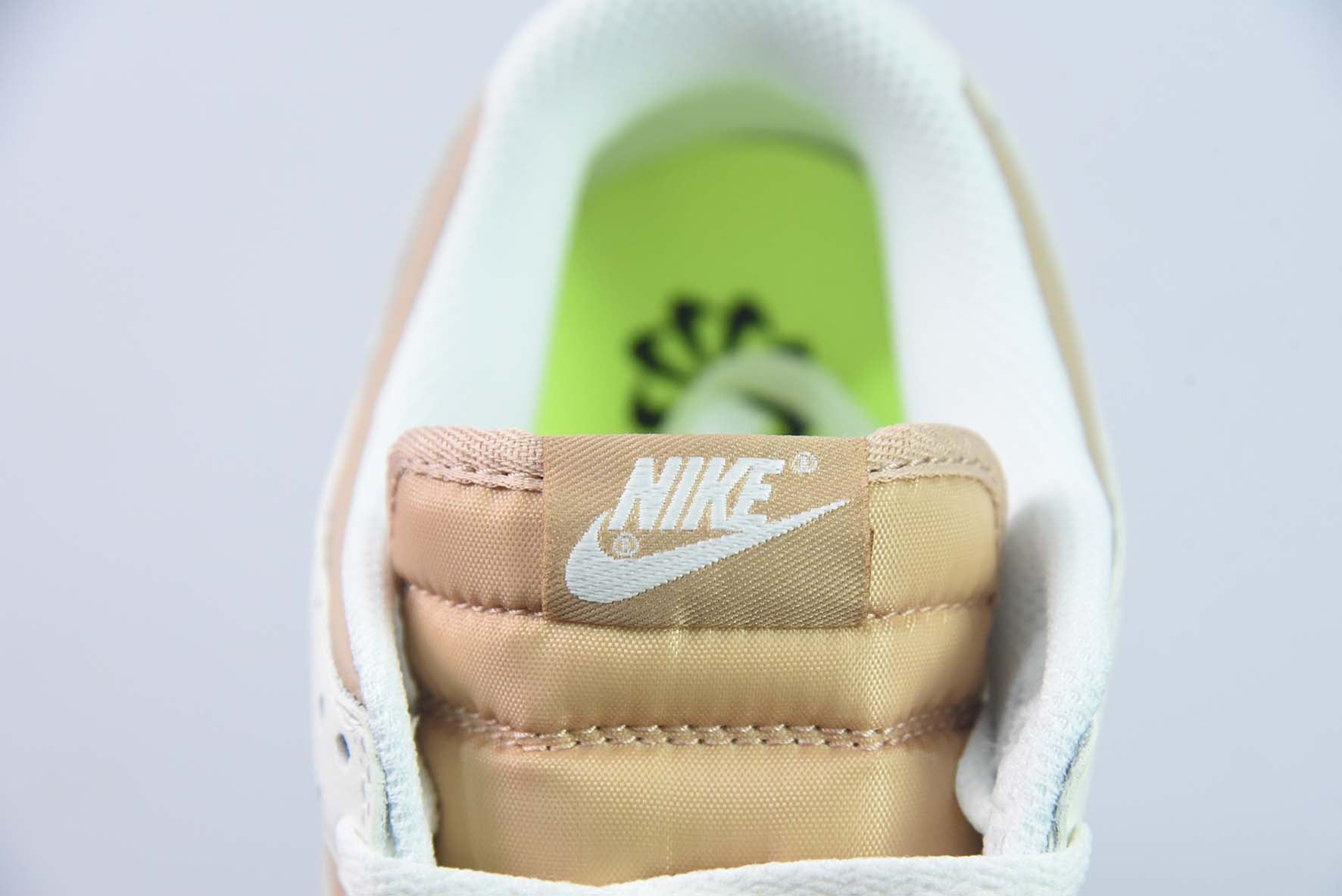 NIKE SB DUNK LOW "NEXT NATURE "HEMP"" - DD1873-200