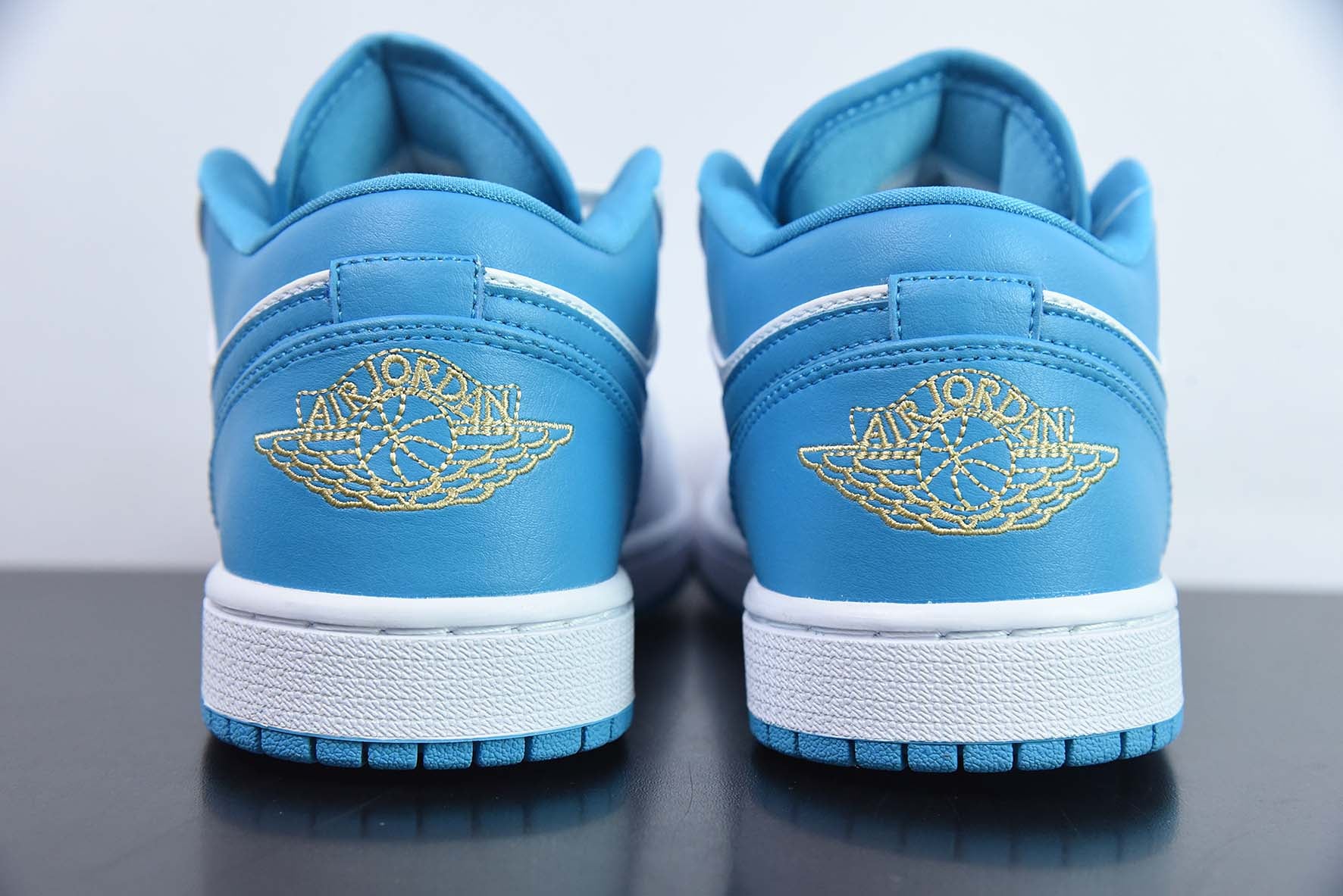 AIR JORDAN 1 LOW "AQUATONE"