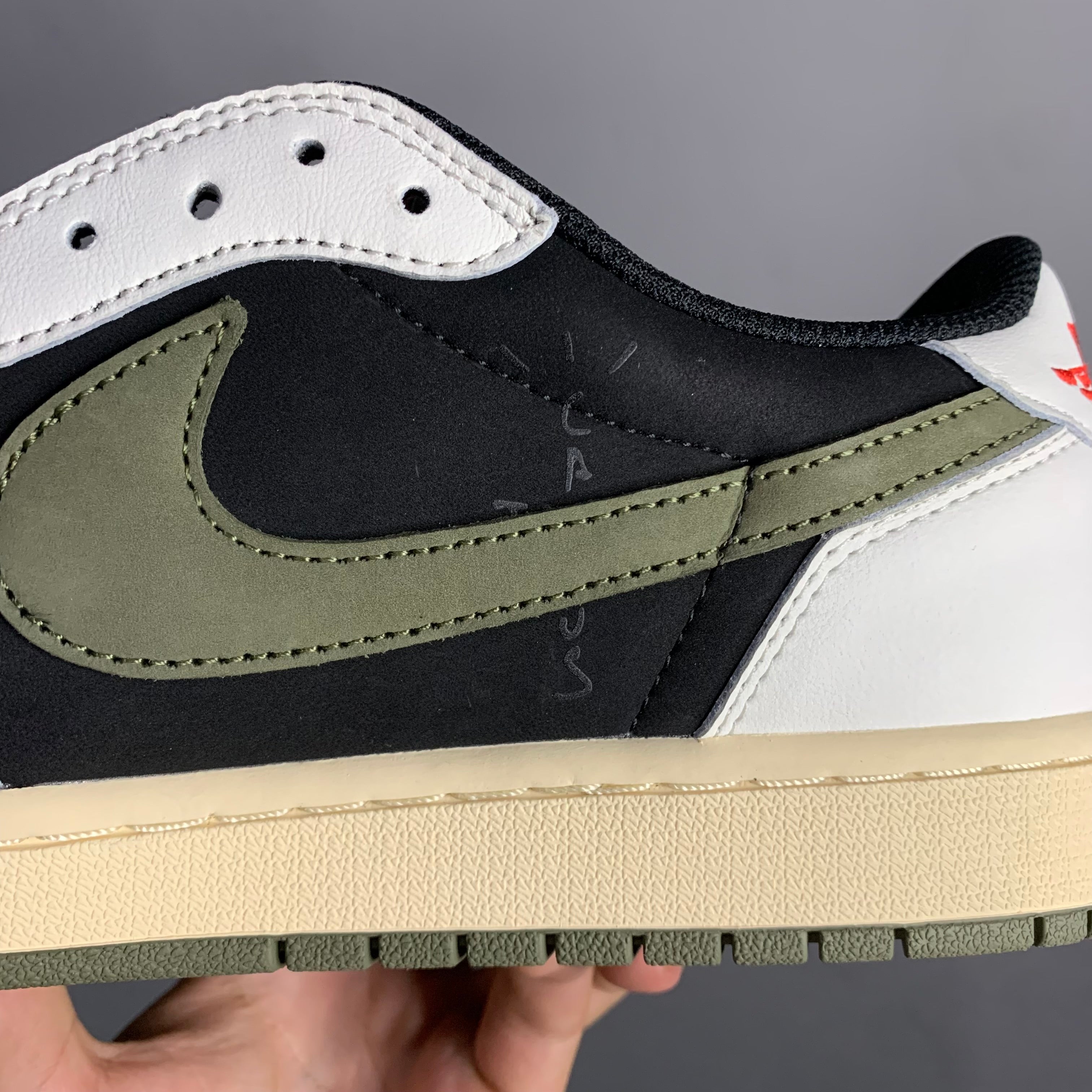 AIR JORDAN 1 LOW OG X TRAVIS SCOTT OLIVE - DZ4137-106 (PRONTA ENTREGA) 🇺🇸