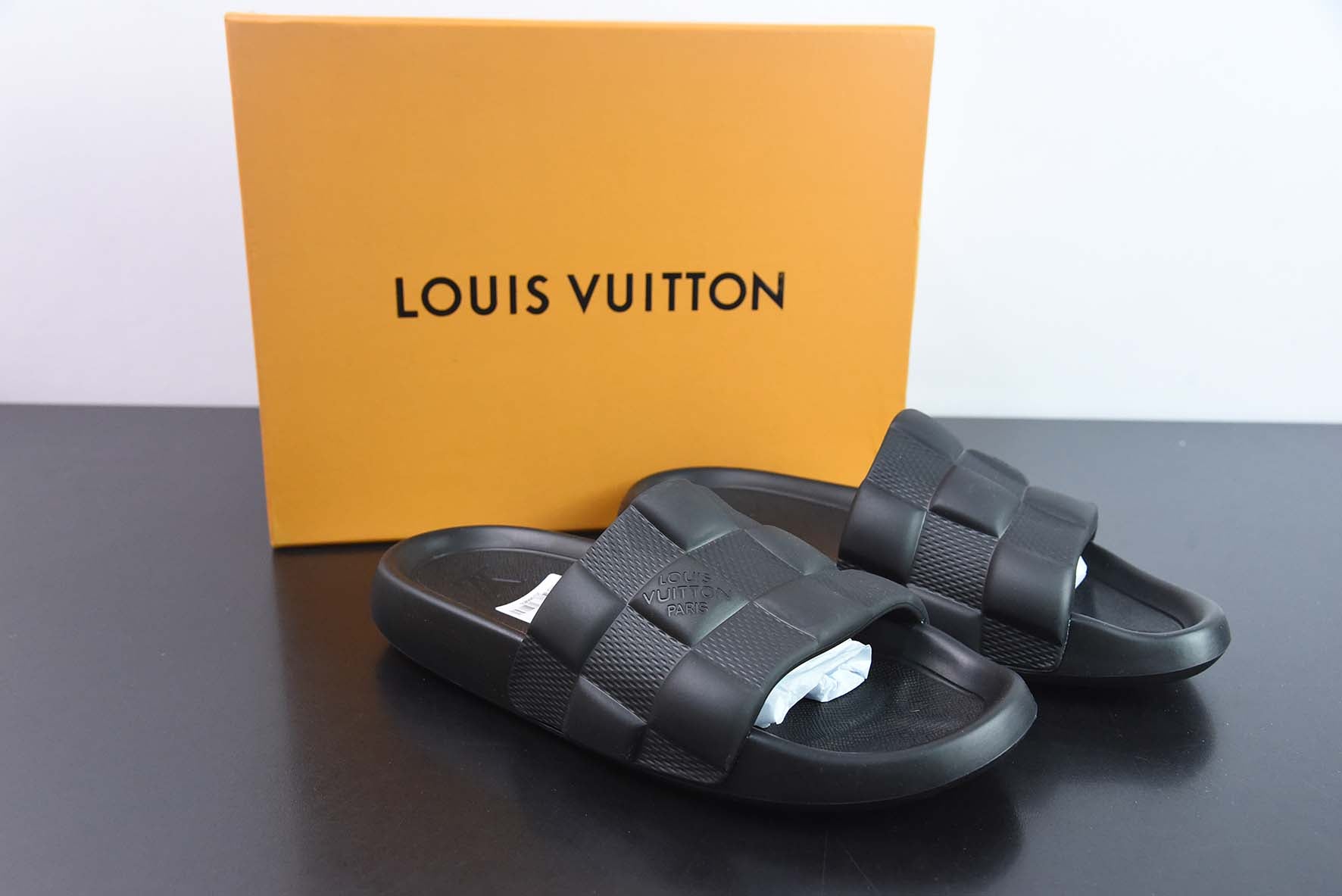 SLIDE LV XADREZ "MONOGRAM" BLACK