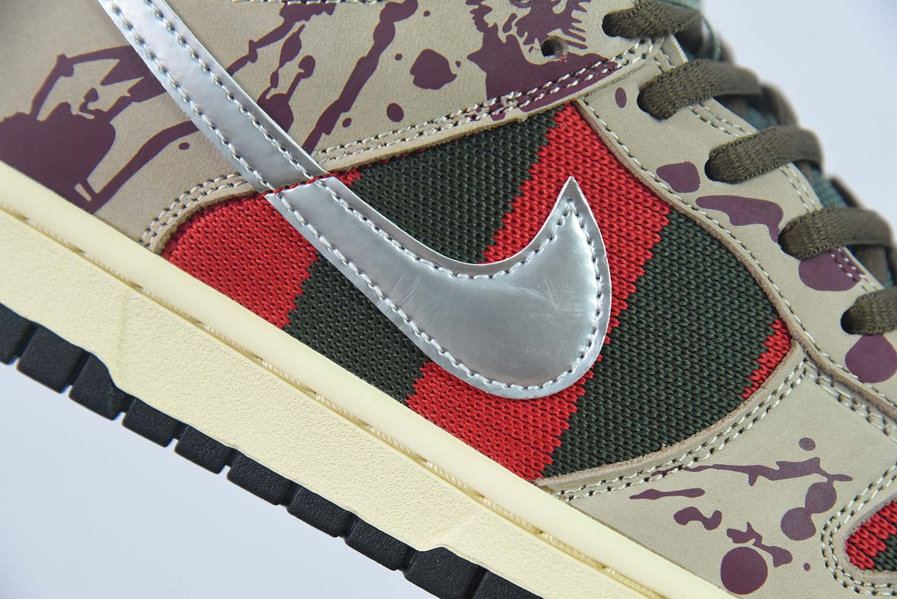 NIKE SB DUNK LOW "FREDDY KRUEGER"